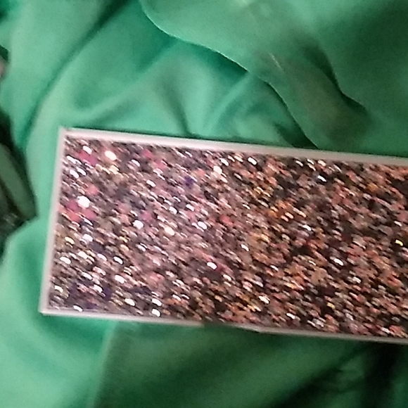 Makeup - Picture 4 of 6